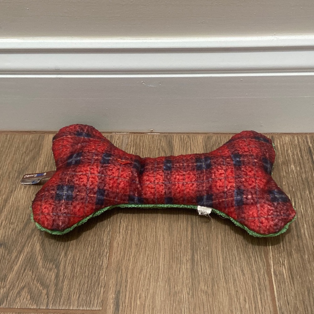 Dog’s squeaky bone toy